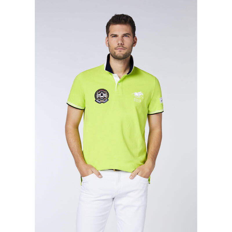 Poloshirt mit charakteristischen Logo-Details