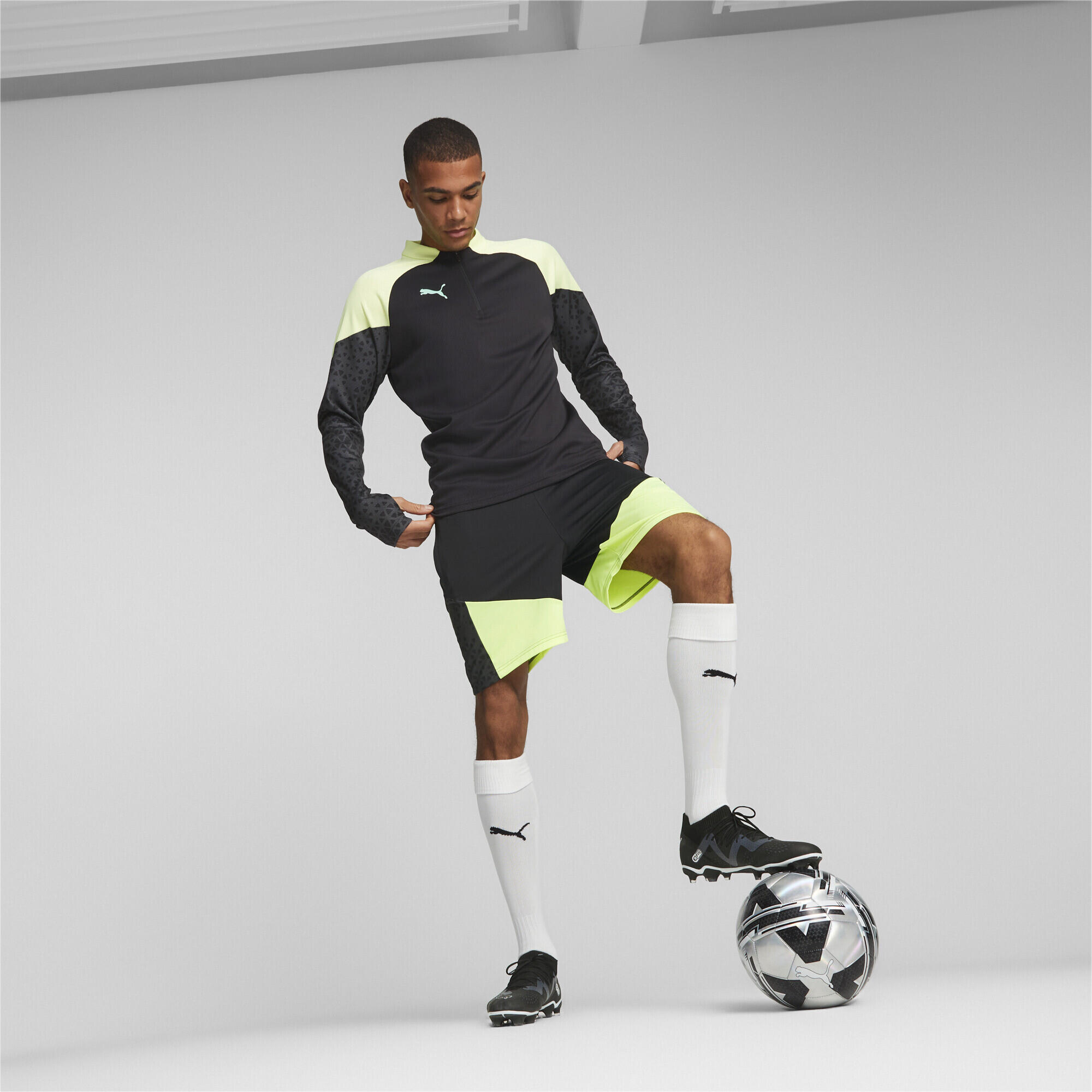 individualCUP Fußball Trainingsshorts Herren PUMA Black Fast Yellow 3/7