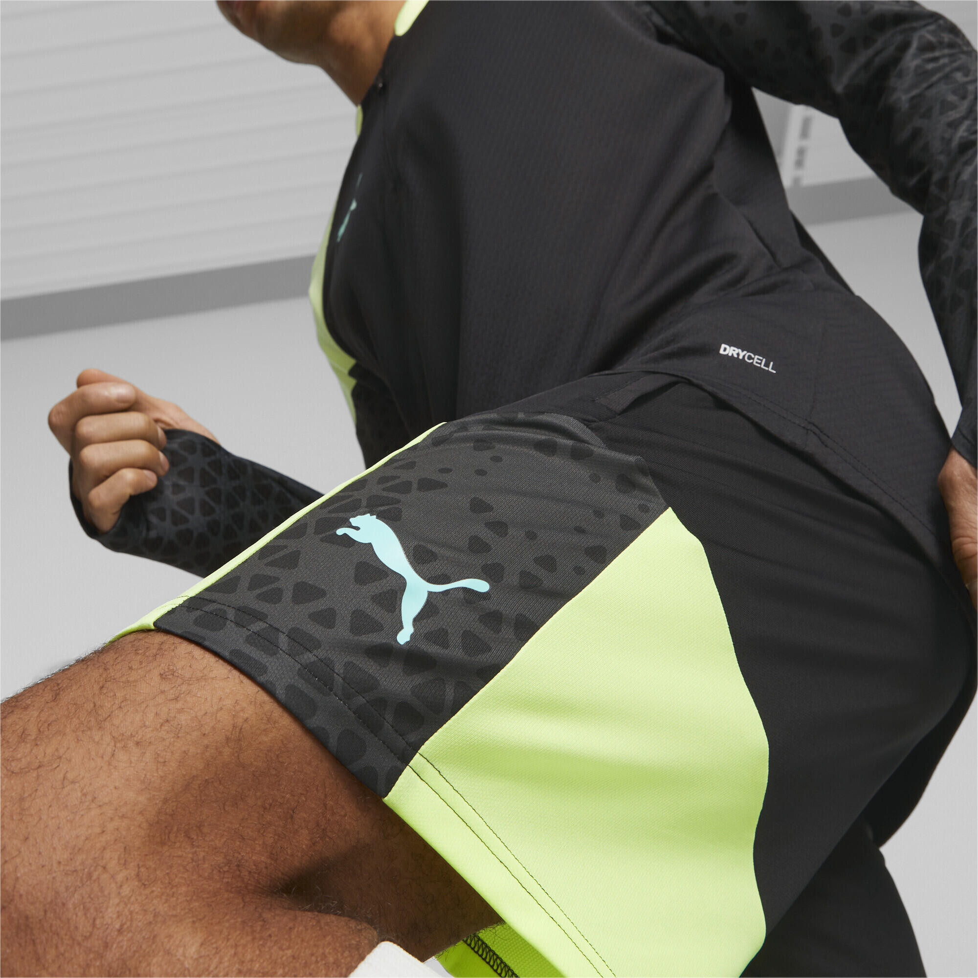 individualCUP Fußball Trainingsshorts Herren PUMA Black Fast Yellow 4/7