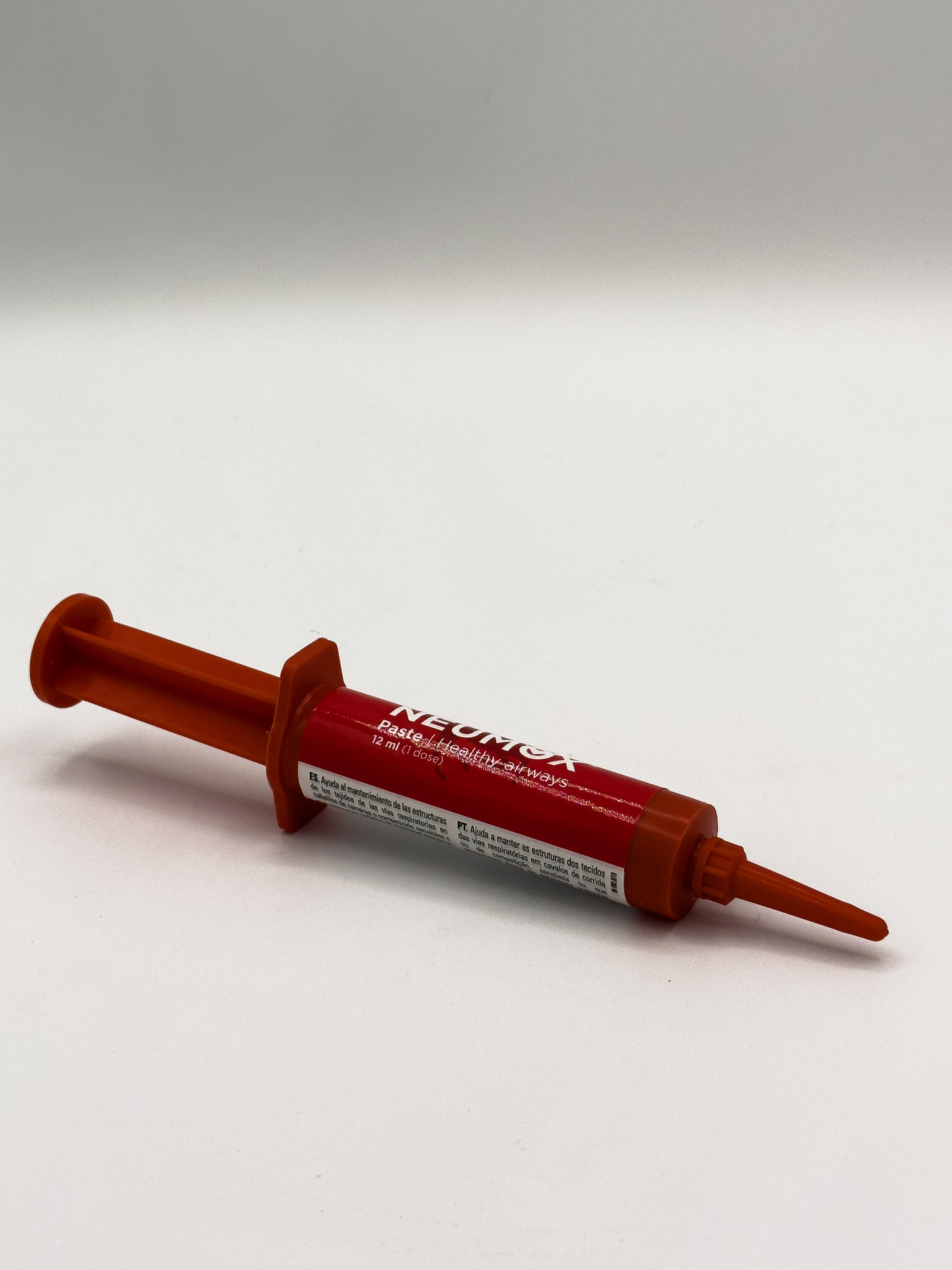 Suplemento pulmonar y de rendimiento NEUMOX® para caballos 12ml 3/4