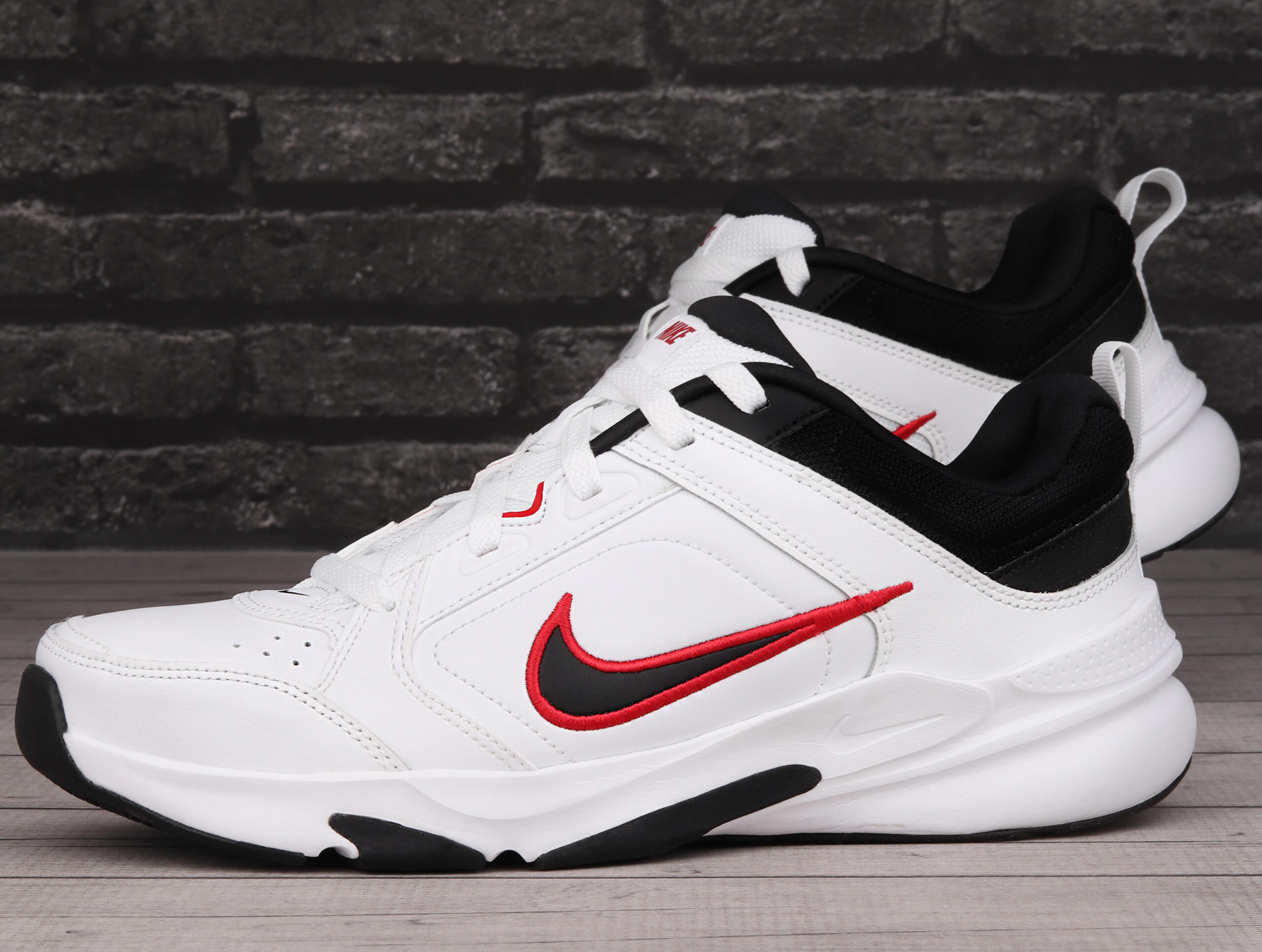 Zapatillas Nike modelo Defy All Day para hombre 3/7