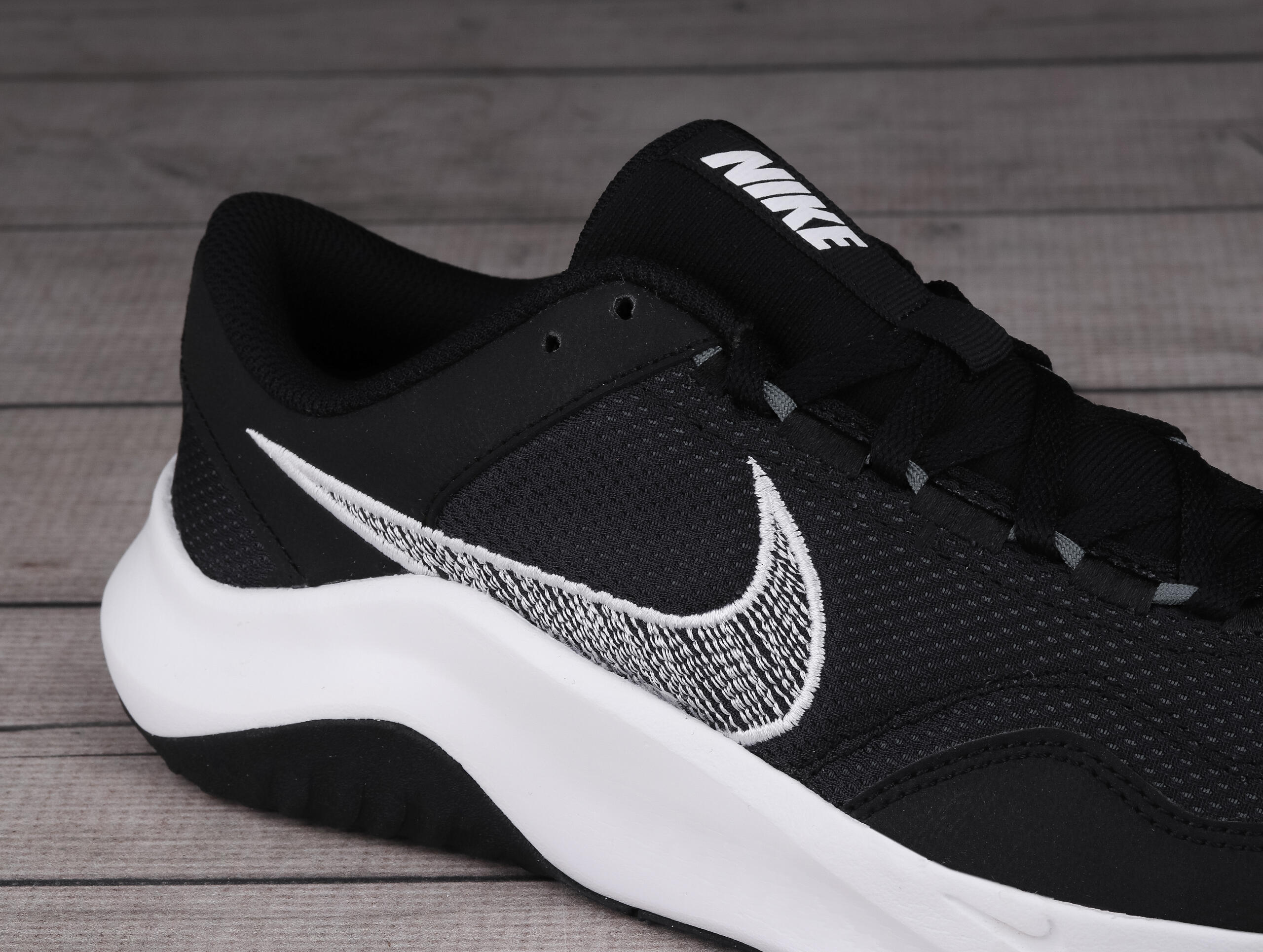 Buty męskie sportowe treningowe NIKE LEGEND ESSENTIAL 3 NN 5/7