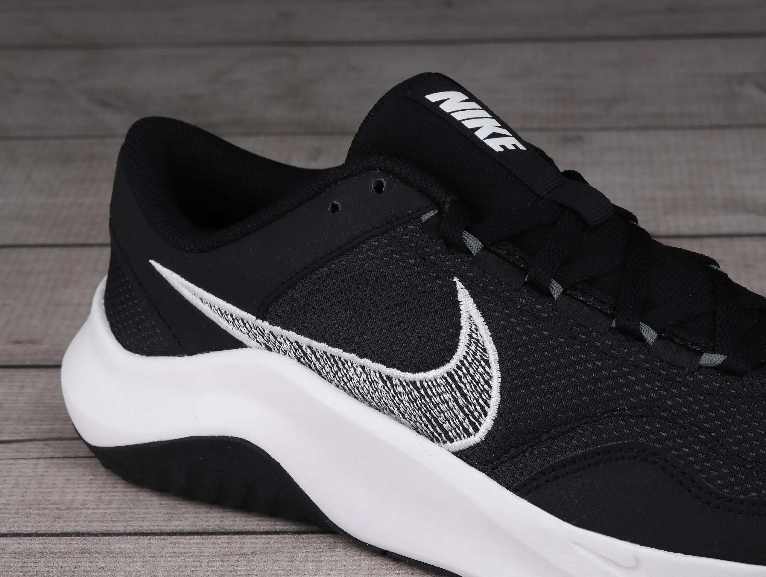 Buty męskie sportowe treningowe NIKE LEGEND ESSENTIAL 3 NN 5/7