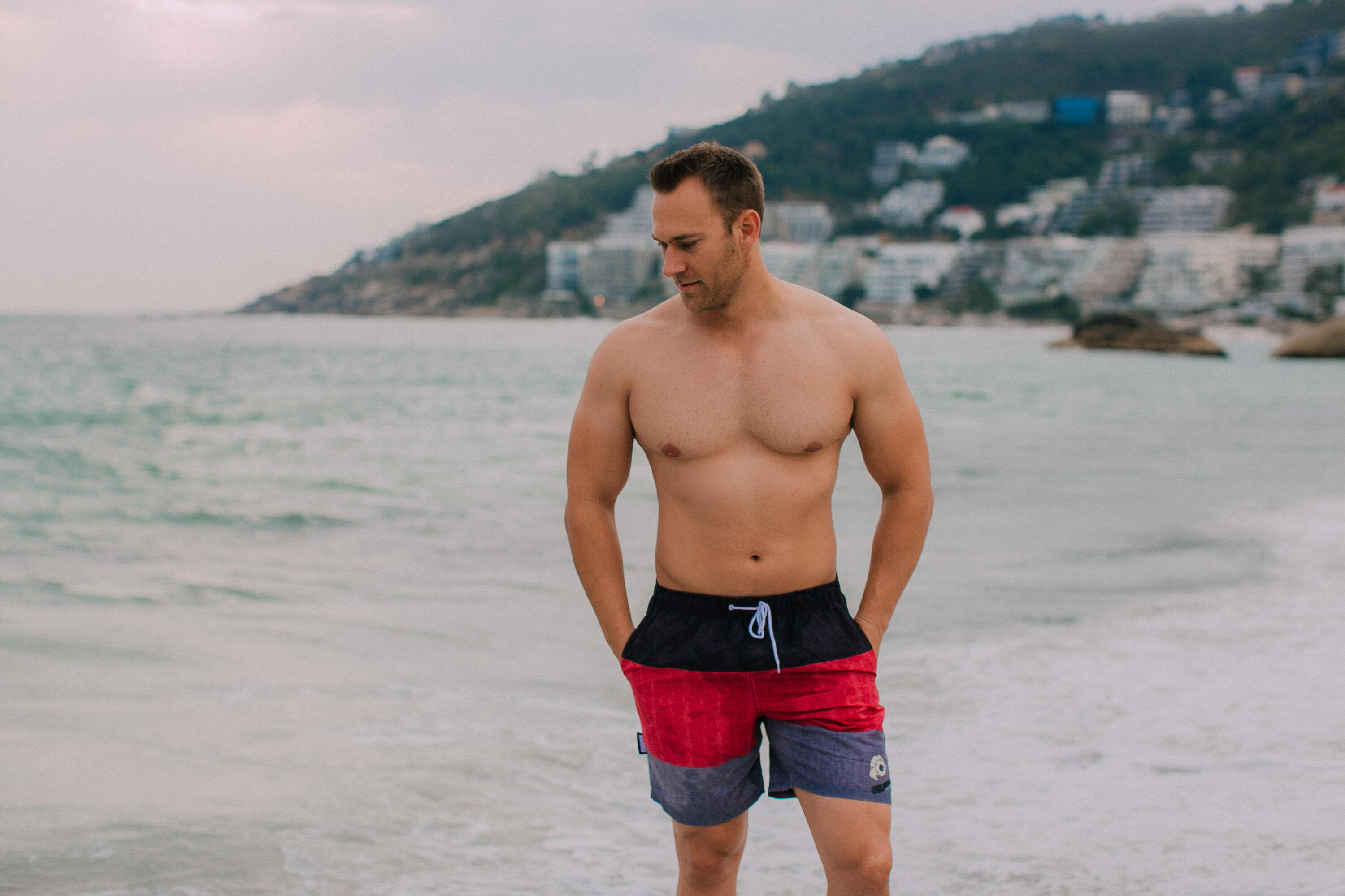 GUGGEN MOUNTAIN 1604 Boardshort Short Maillot de bain homme à rayures 3/8