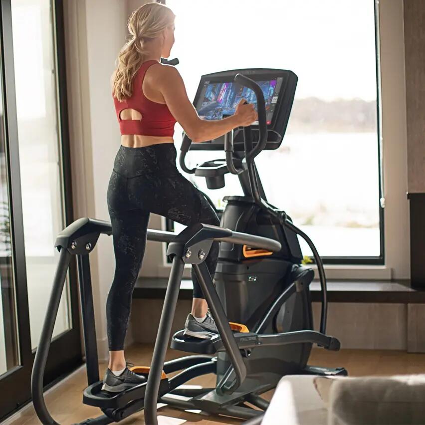 Ascent Trainer A50 Professional avec console Matrix Fitness XUR 7/7