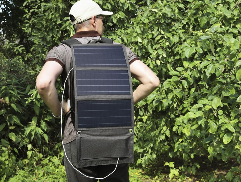 Technaxx 21W Solar Charging Case TX-207 6/7