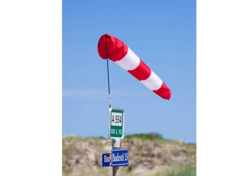 Rękaw - wskaźnik wiatru Biało / Czerwony HQ Windsock Airport 100cm