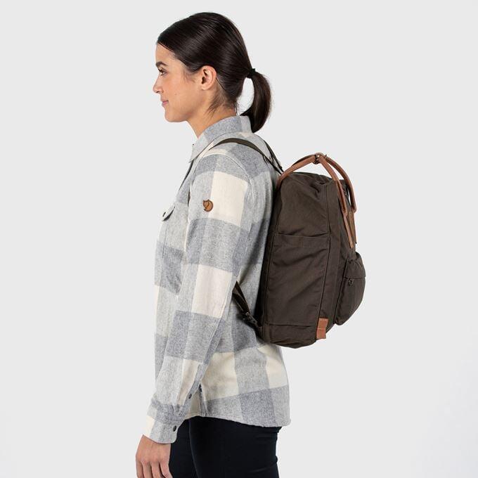 Mochila para caminar Fjallraven kanken No.2 Dark olive resistente al agua 2/6
