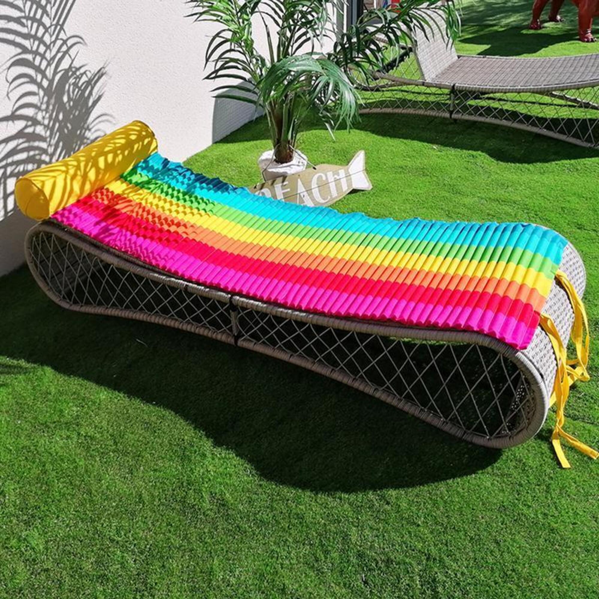 Regenboog strandmatras voor zonnebaden 60 x 180