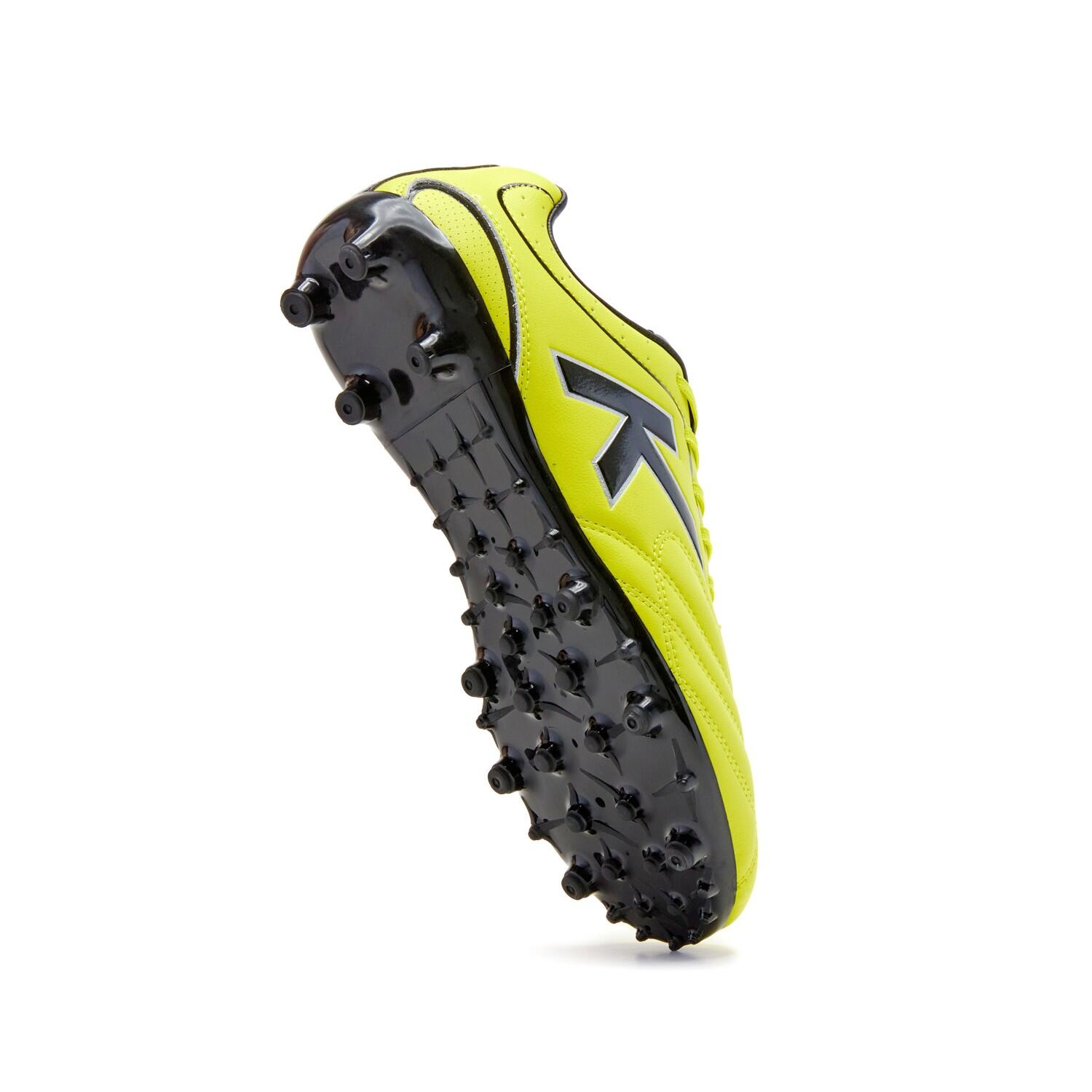 Scarpe da calcio Kelme modello 10147-226645 per uomini 4/5