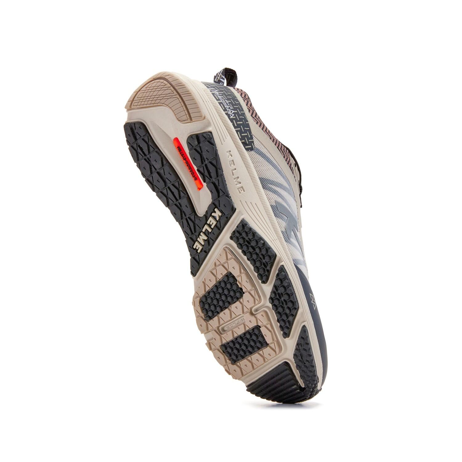 Zapatillas Running Kelme World Travel Unisex  Negro 4/5