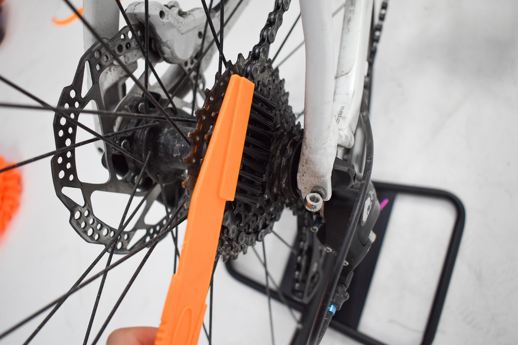 Kit Pulizia Bici 11 Pezzi - Detergente, Sgrassatore, Lubrificante E Spazzole - Foto 7