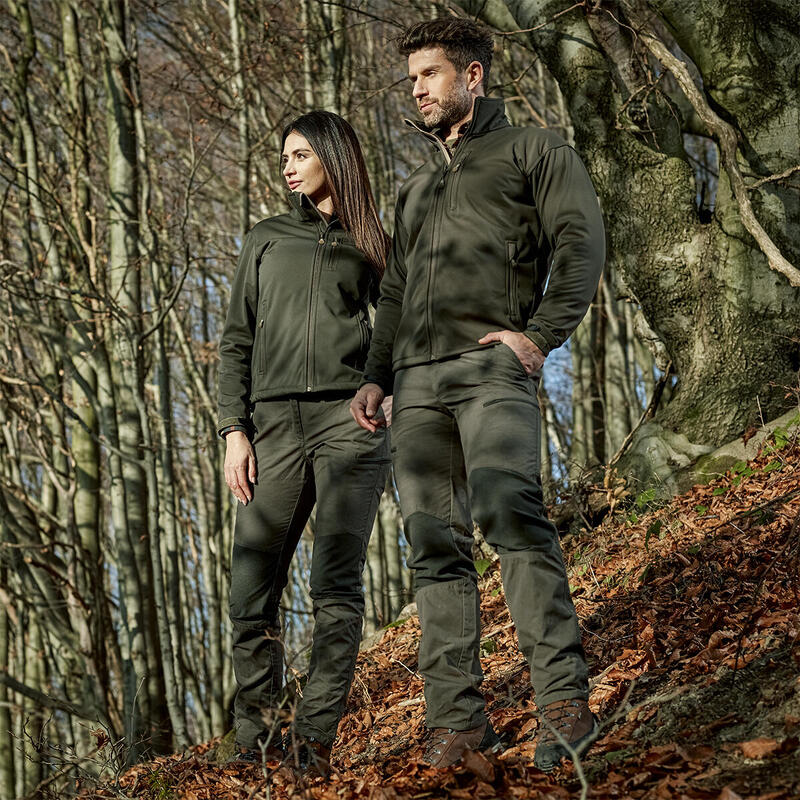 La veste de chasse softshell Forest avec membrane pour femmes.