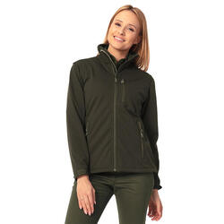 La veste de chasse softshell Forest avec membrane pour femmes.