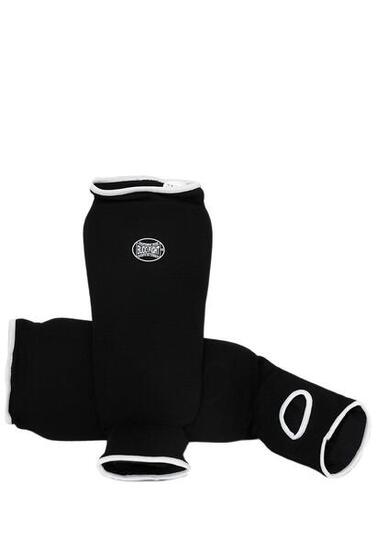 Schienbeinschoner & Fußschützer aus weichem schwarzen Baumwollmaterial