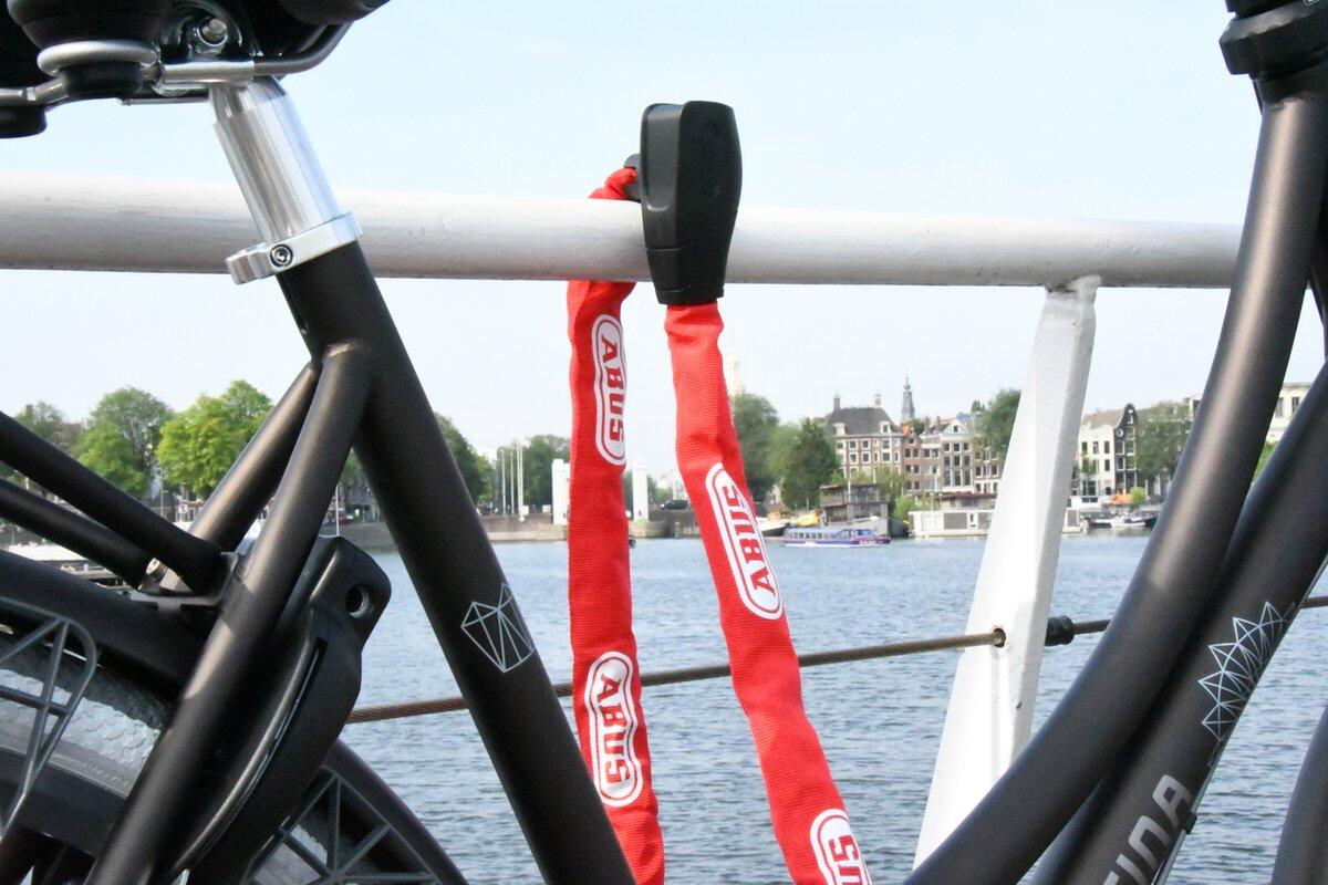 Abus Ionus 8900 110 Rood Kettingslot voor Fietsen 3/4