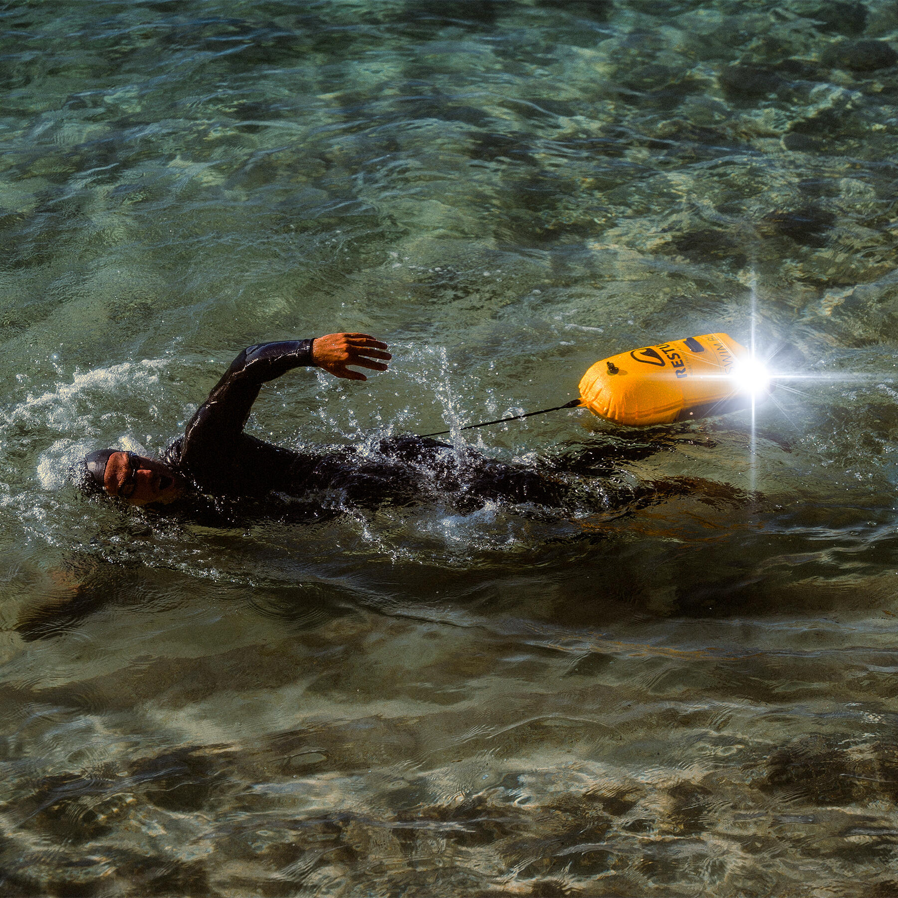 Luce LED impermeabile di RESTUBE | Aggiunta alla boa da nuoto 4/6