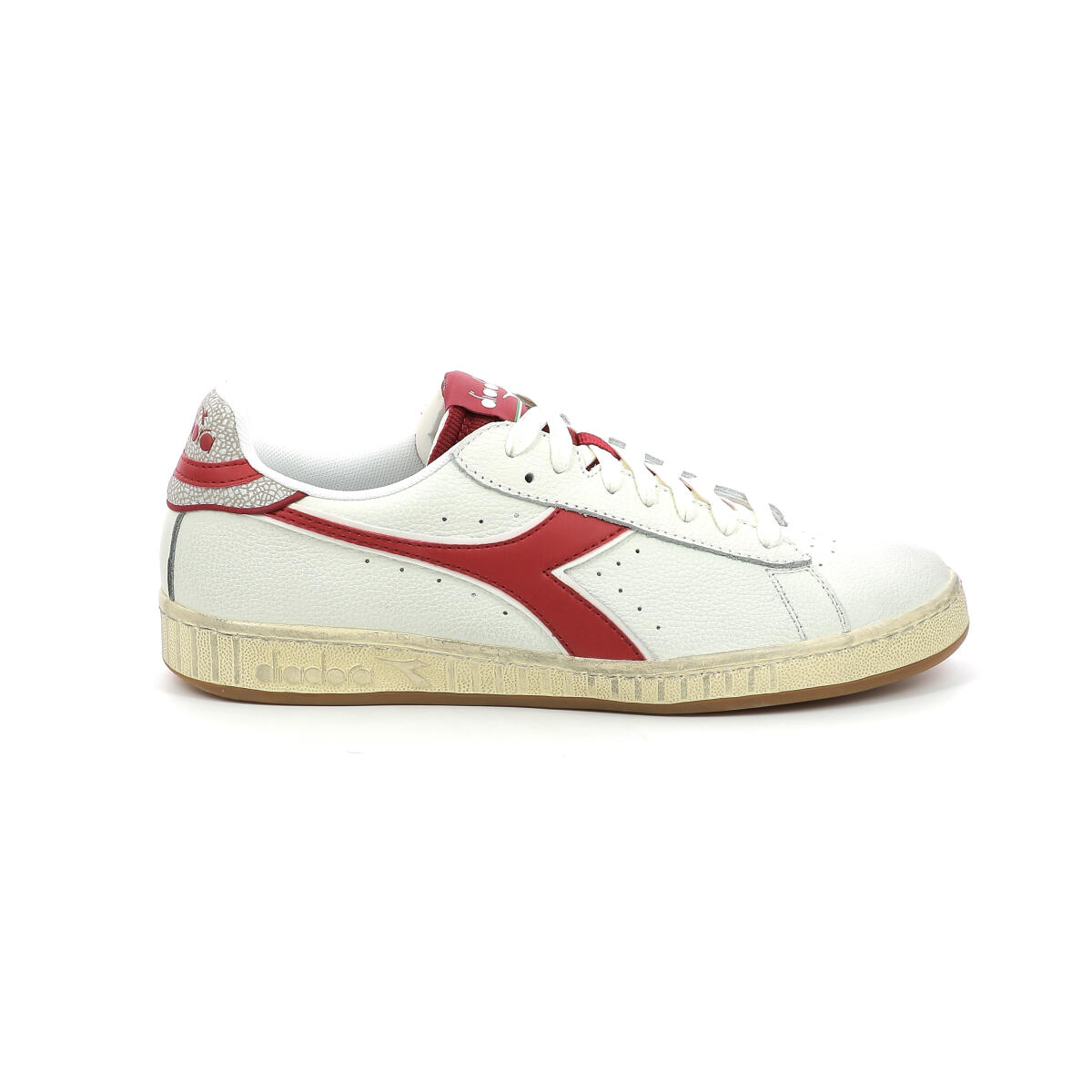 DIADORA picture