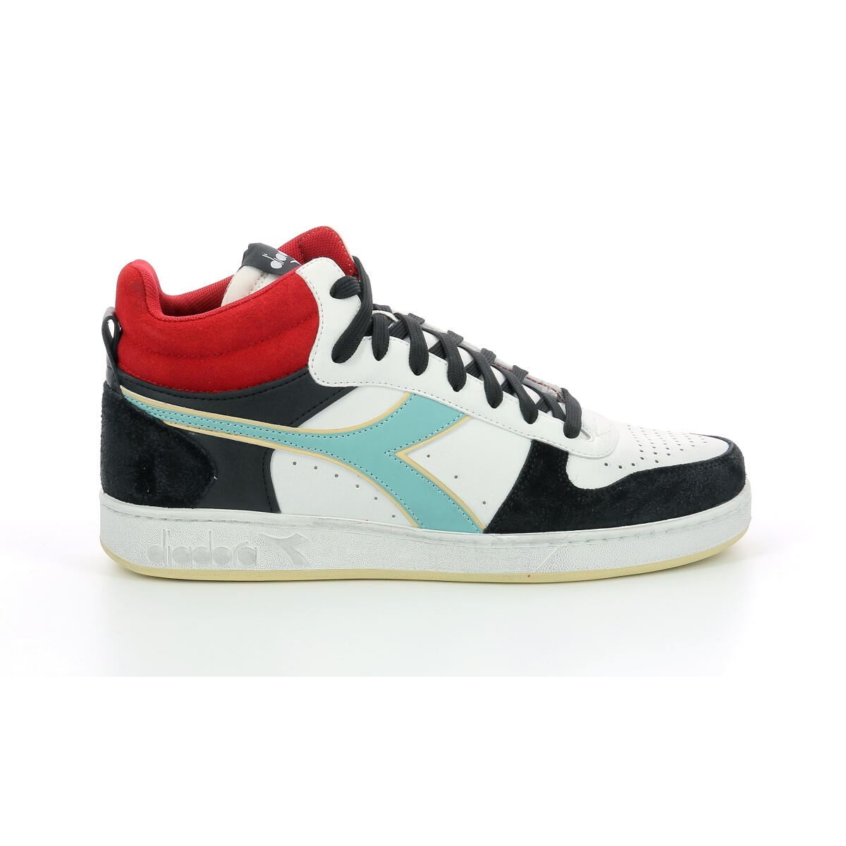 DIADORA picture