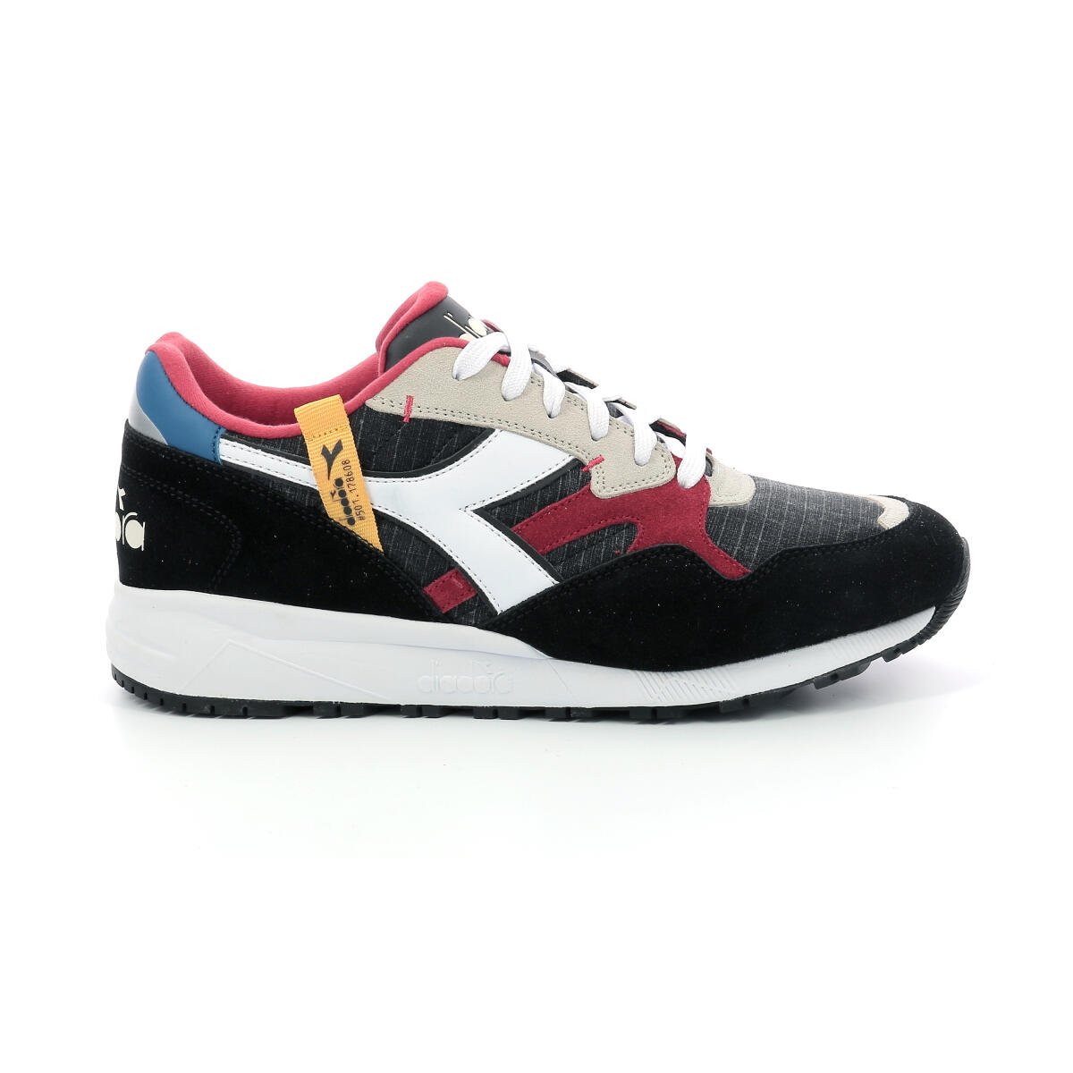 DIADORA picture
