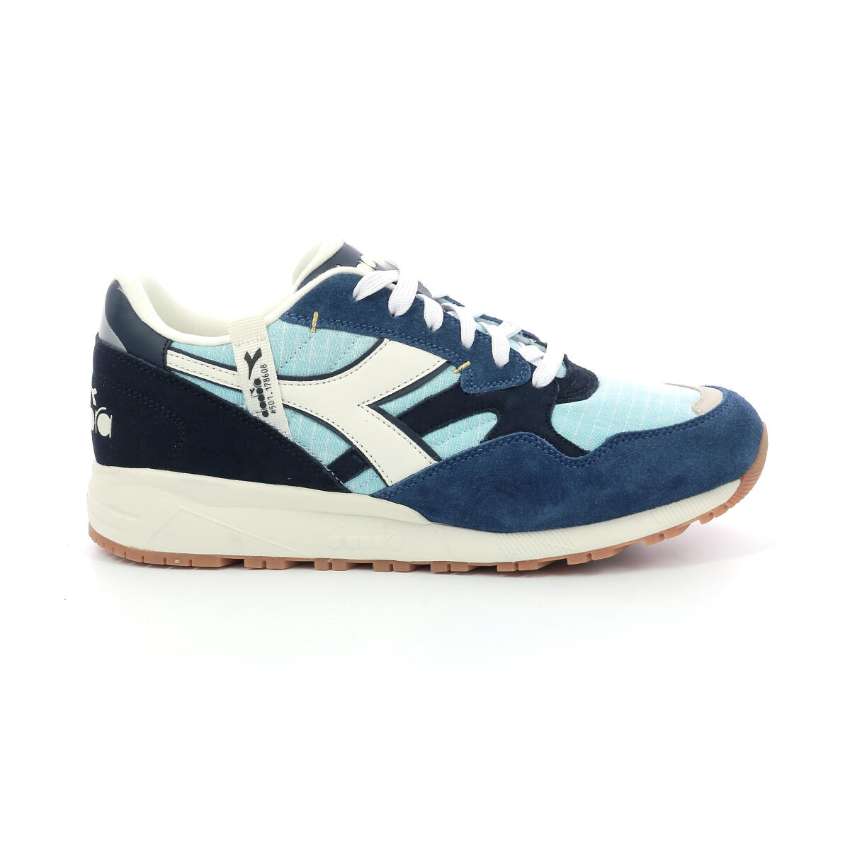 DIADORA picture