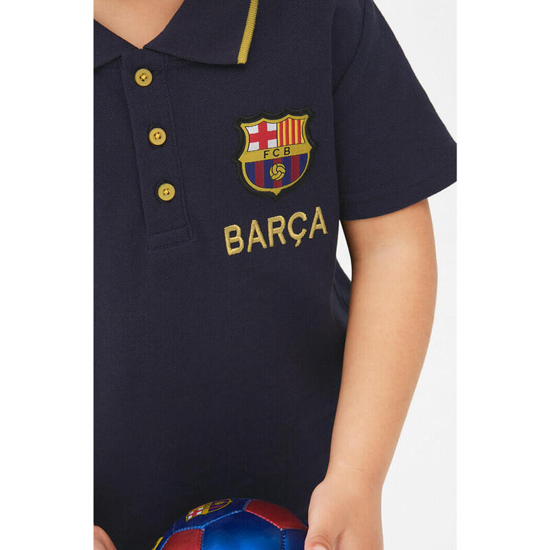 Az elegáns, gyerek Barcelona galléros póló