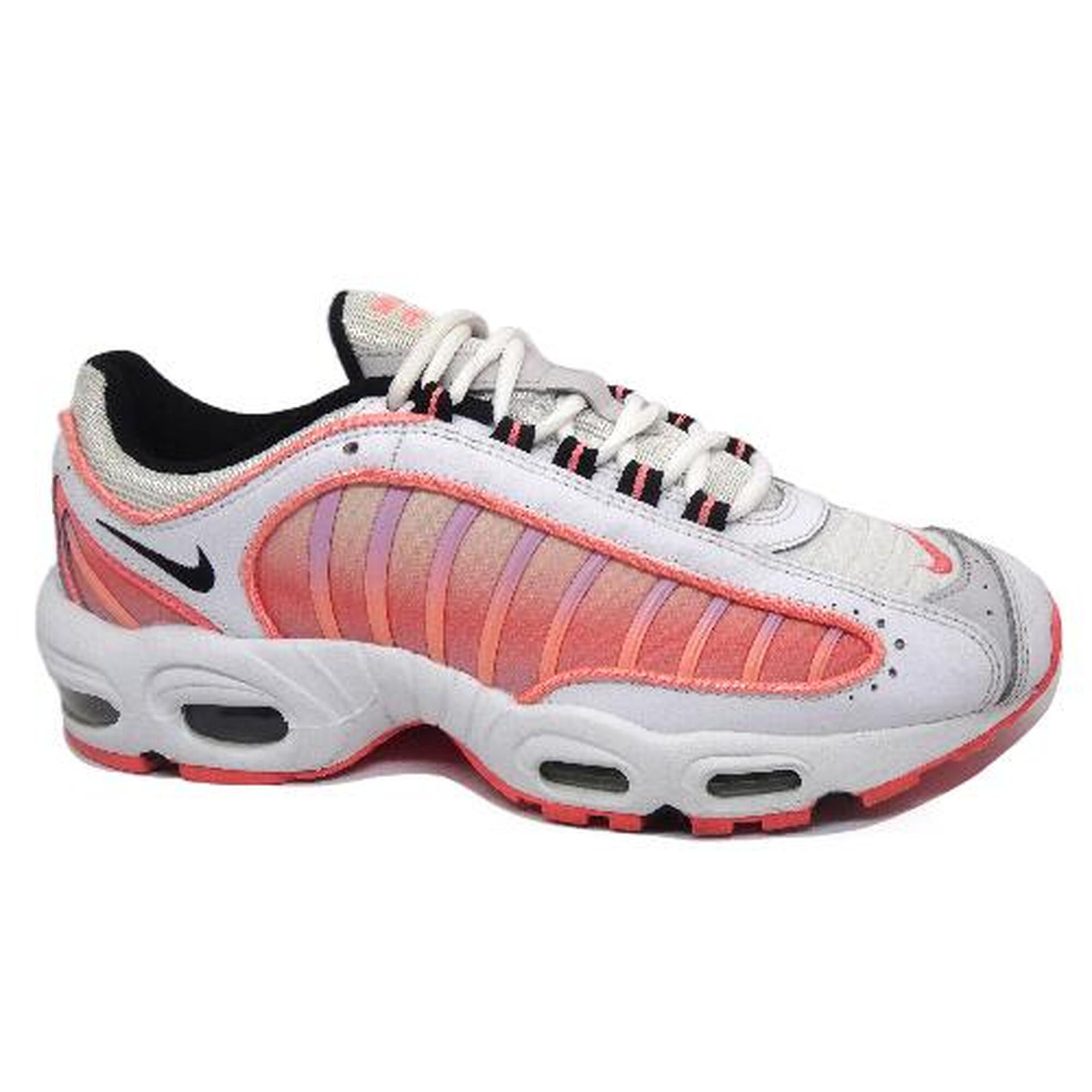 nike tailwind 4 pink