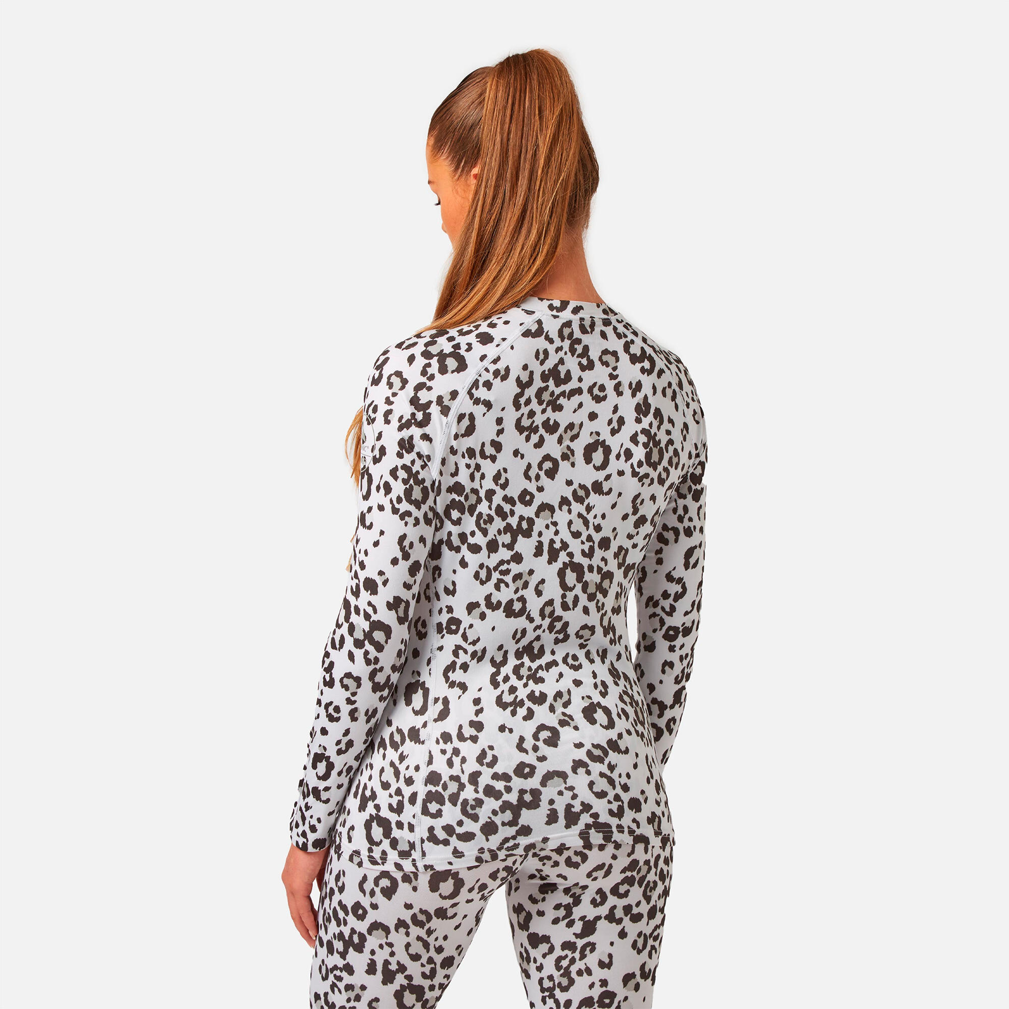 Cozy Limited Edition Crewneck Snow Leopard 3/4