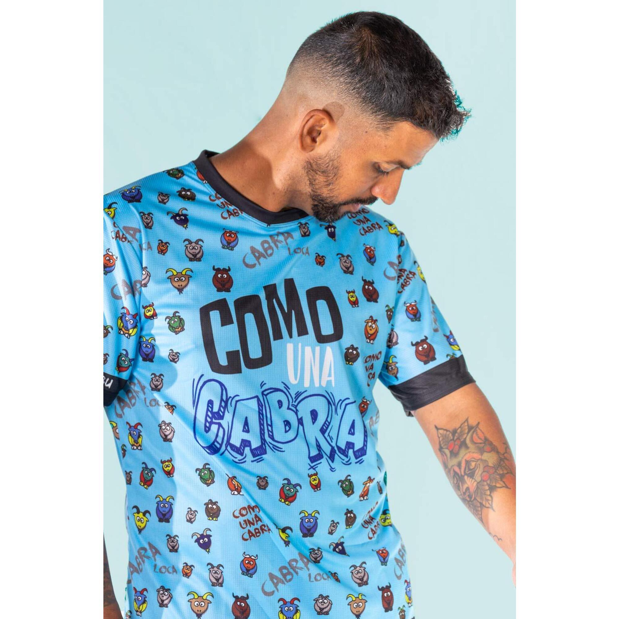 CAMISETA DE RUNNING COMOUNACABRA para HOMBRE KAMUABU color AZUL 110grs