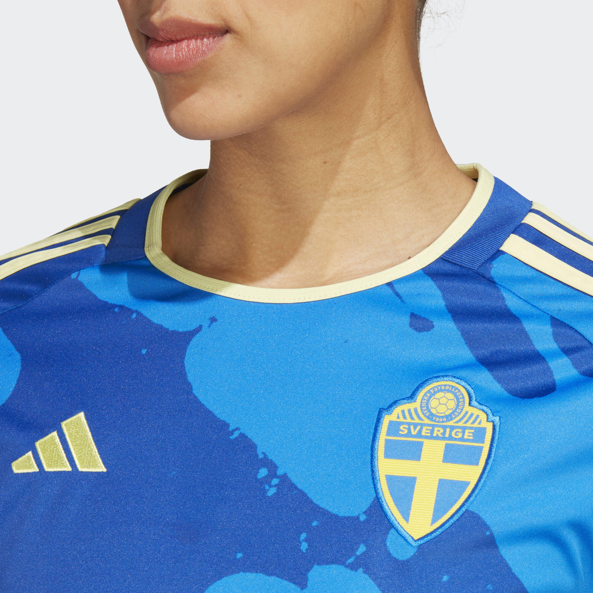 Sweden Women's Team 23 Away Jersey 4/6