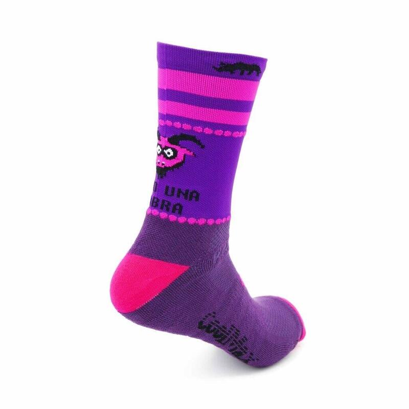 CALCETINES DE RUNNING #COMOUNACABRA unisex - KAMUABU color FUCSIA 2 hilos