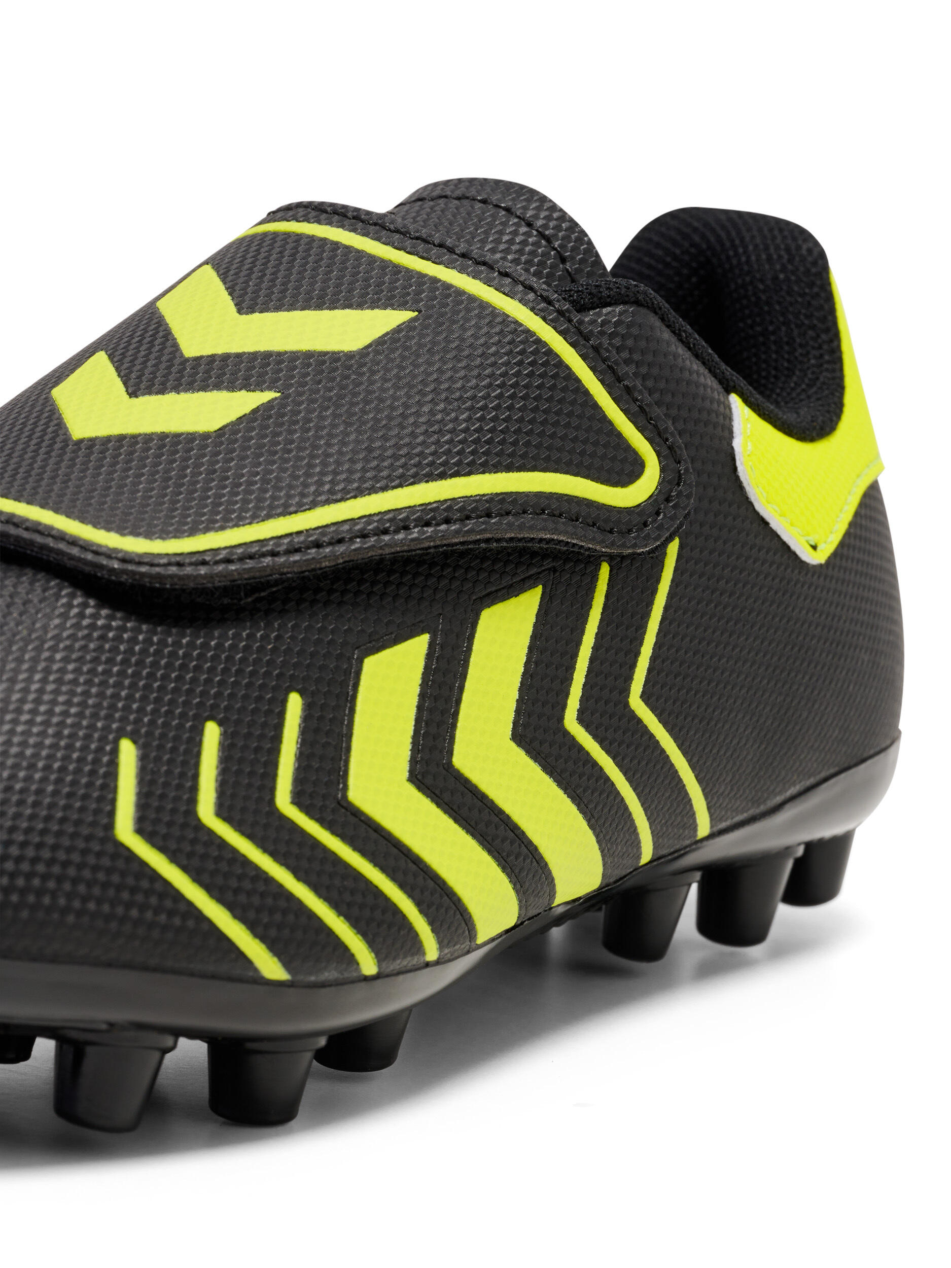 Dziecięce buty piłkarskie Hummel Hattrick MG 3/7