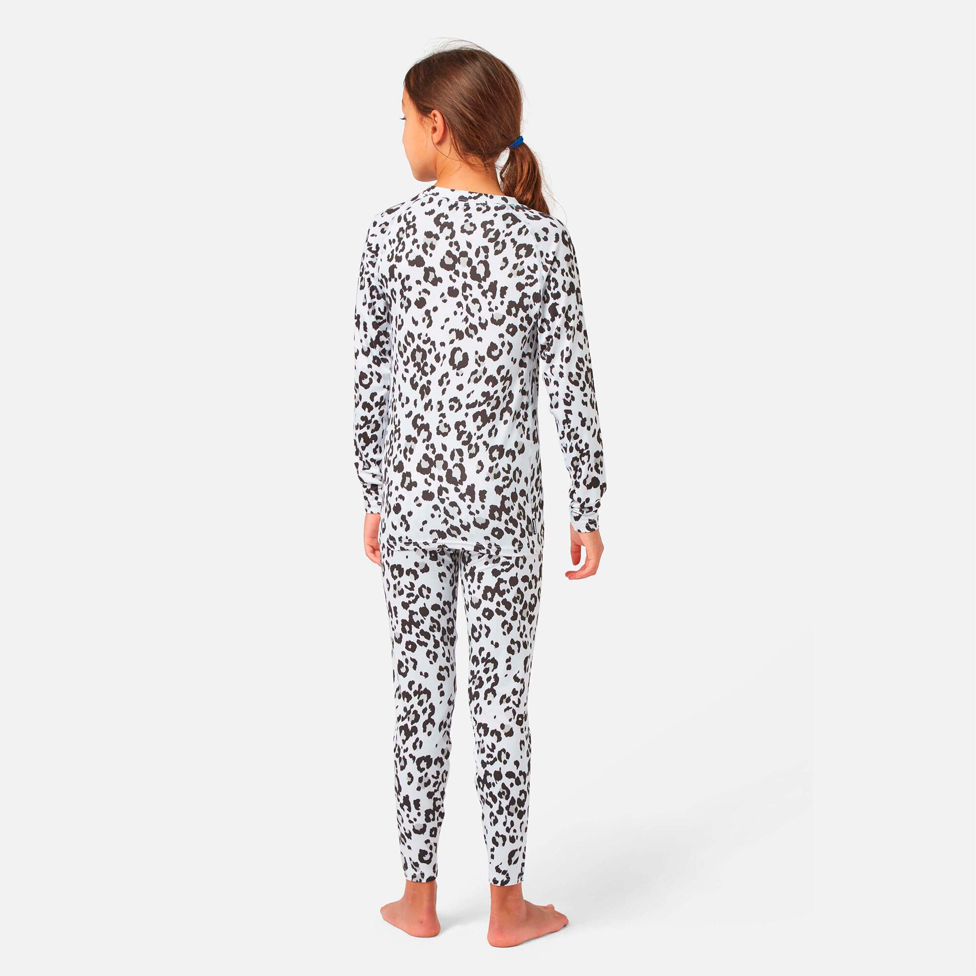 Cozy Limited Edition Crewneck Snow Leopard 3/4