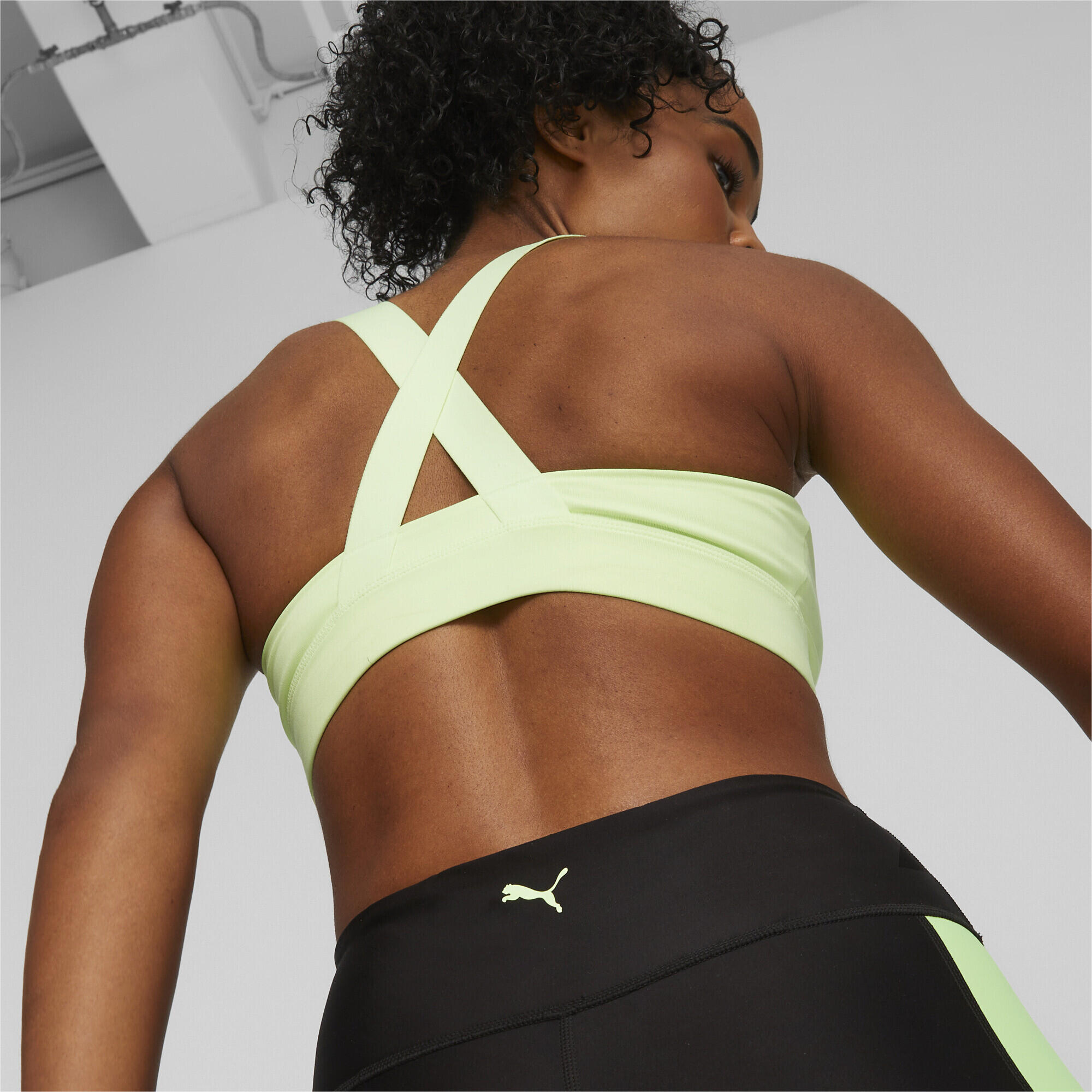 Sujetador de training Mujer Fit Mid Impact PUMA Speed Green Black 3/5