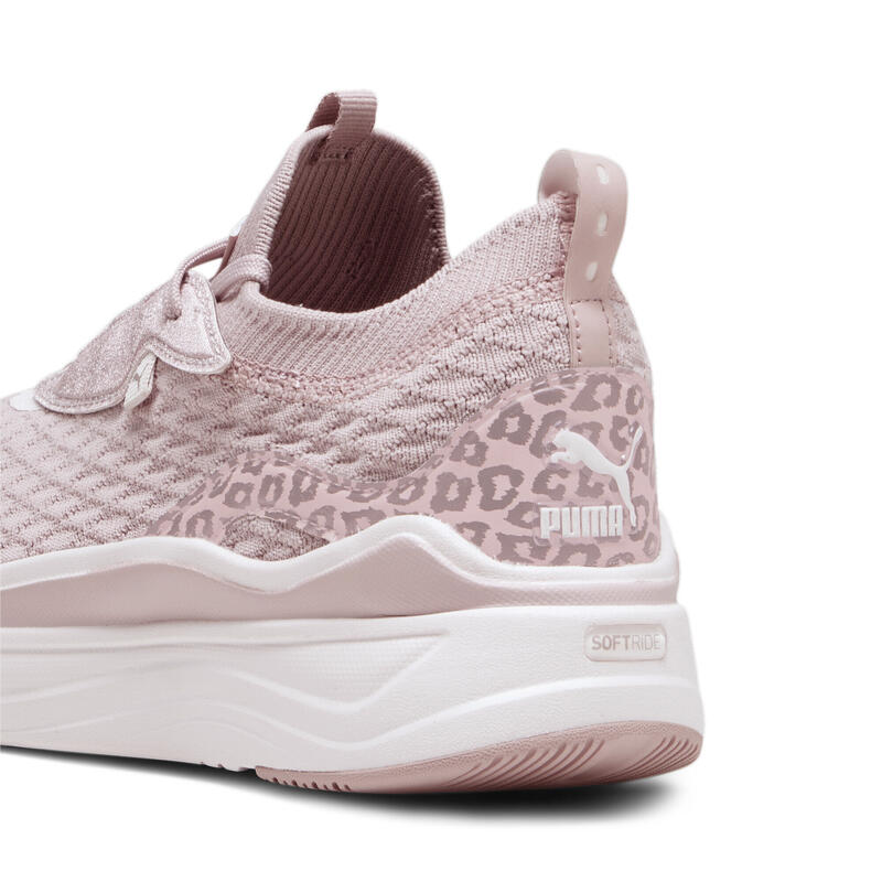 gray puma tennis shoes