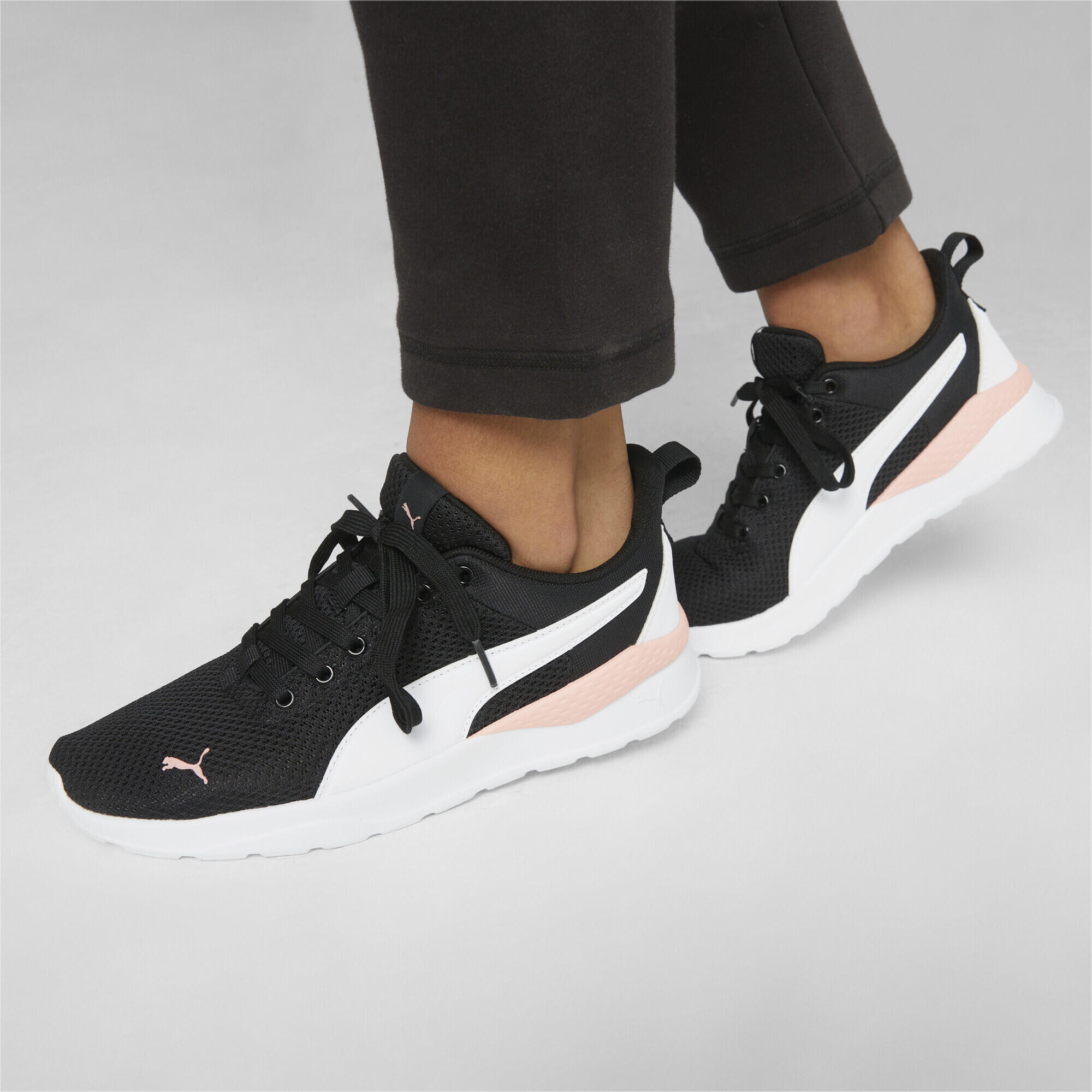 Anzarun Lite Sneakers Erwachsene PUMA Black White Peach Smoothie Pink 2/15