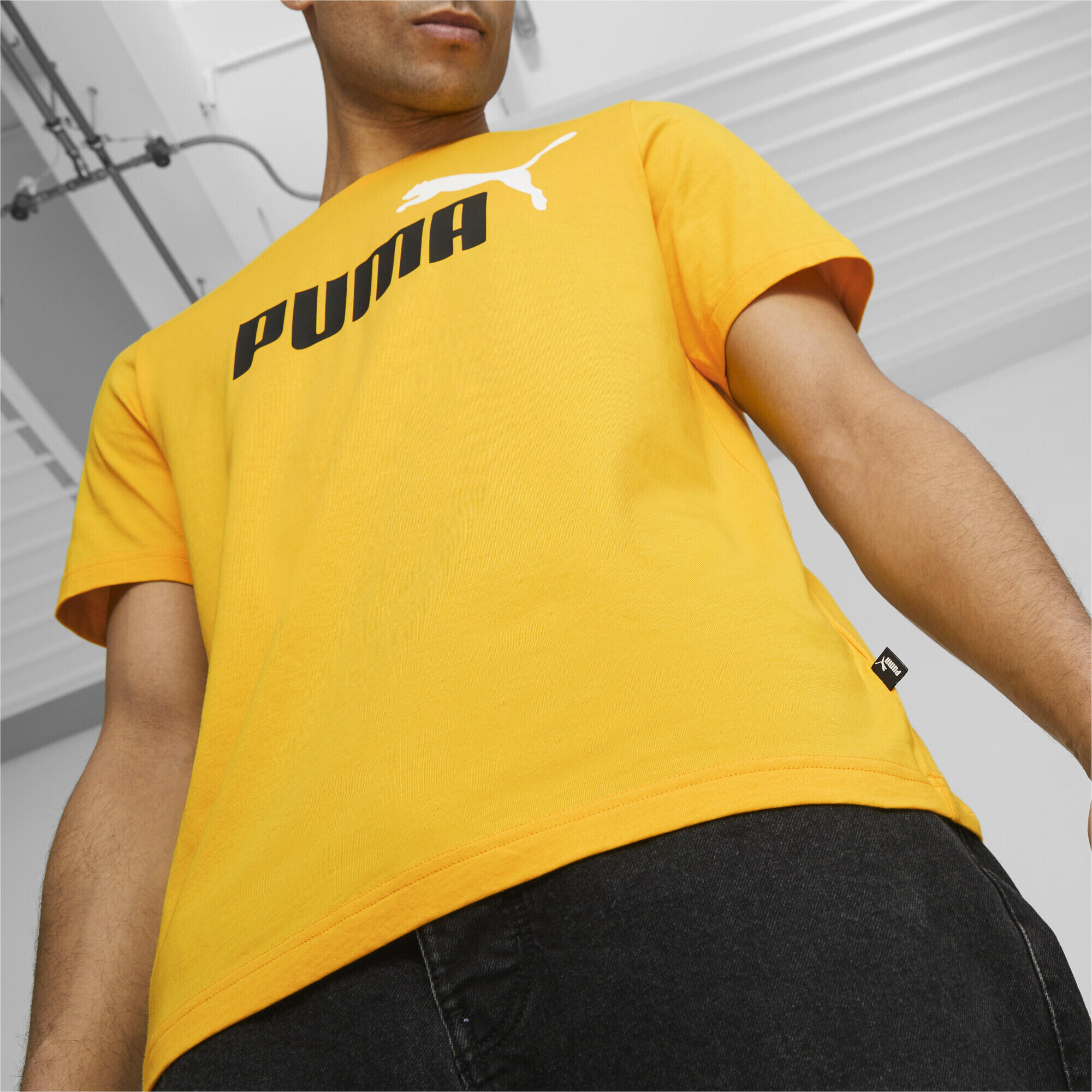Camiseta Essentials+2 Colour Logo Hombre PUMA Yellow Sizzle 4/6
