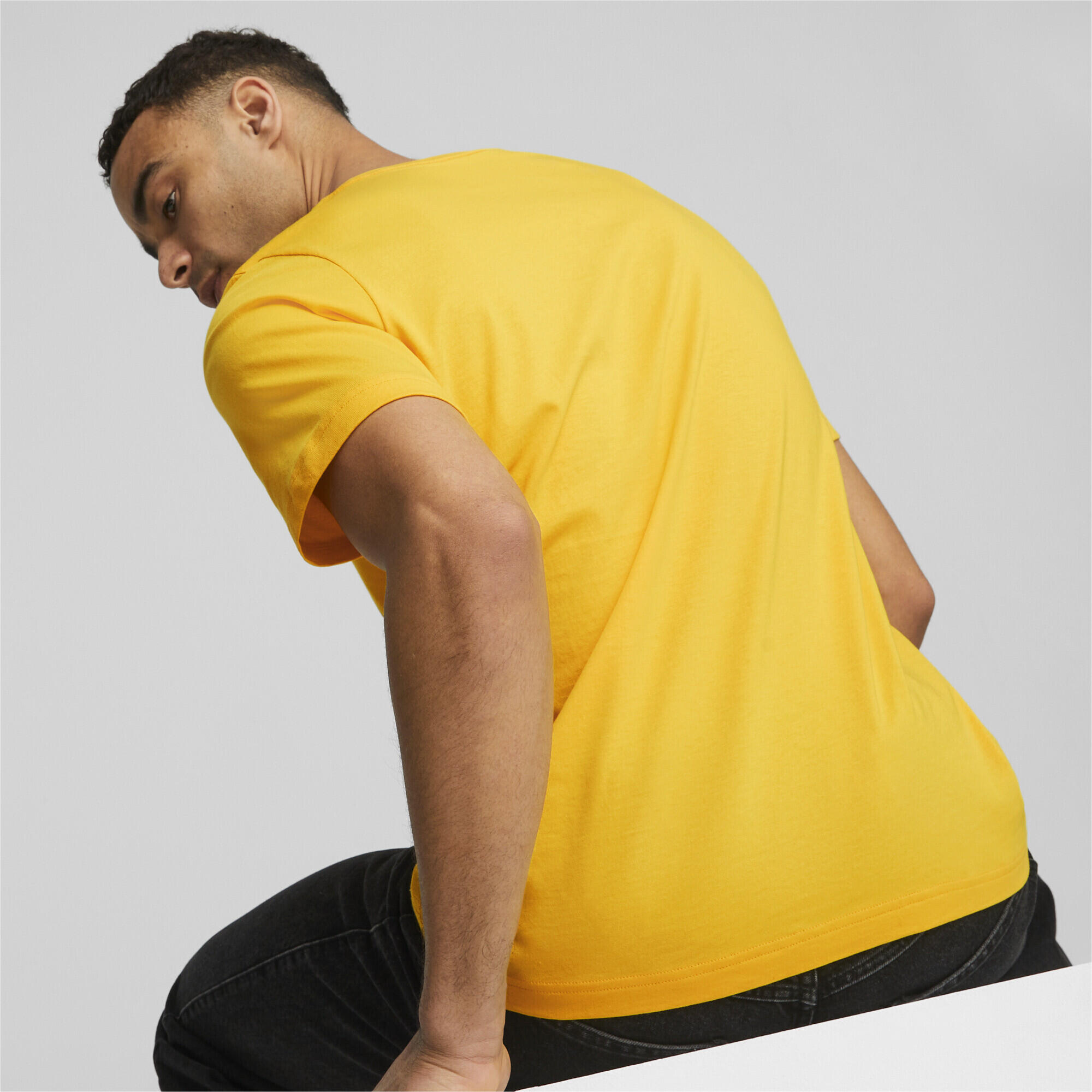 Camiseta Essentials+2 Colour Logo Hombre PUMA Yellow Sizzle 3/6