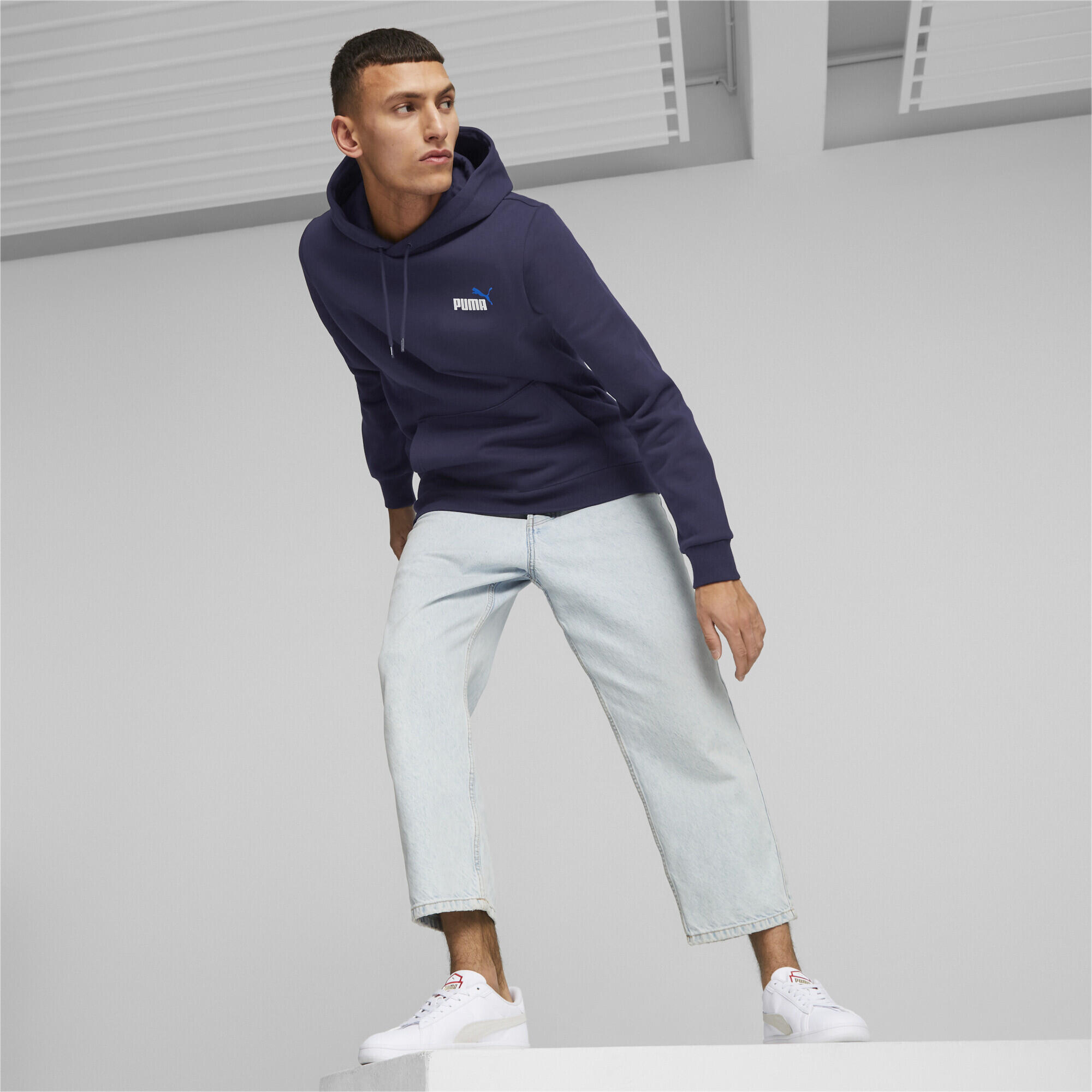 Essentials+ zweifarbiger Hoodie mit kleinem Logo Herren PUMA 3/7