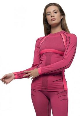 Set: sport t-shirt en hoge compressie mesh. polypropyleen samenstelling voor ho