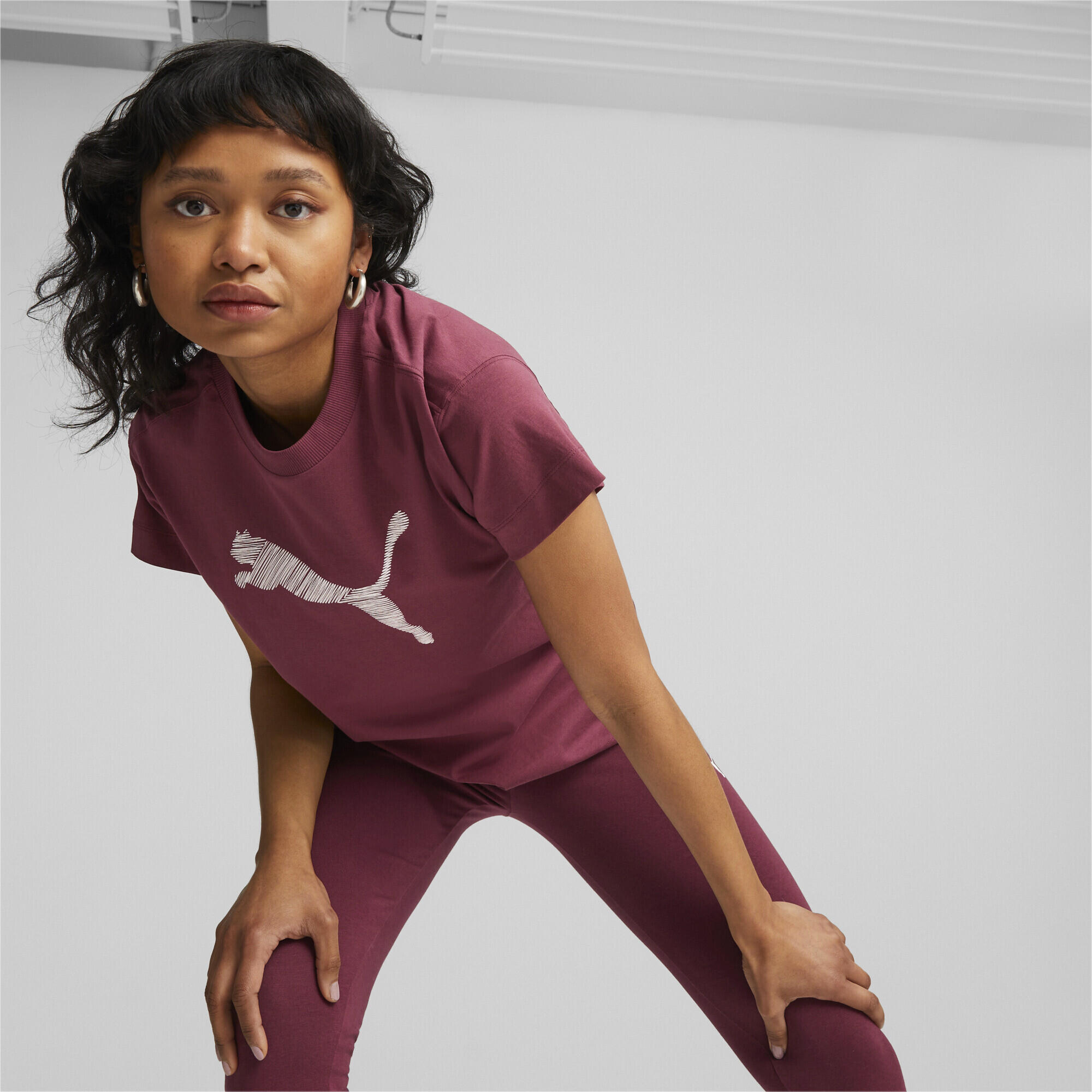 Camiseta feminina Puma Wmns Her Tshirt Dark Jasper Borgonha 2/5