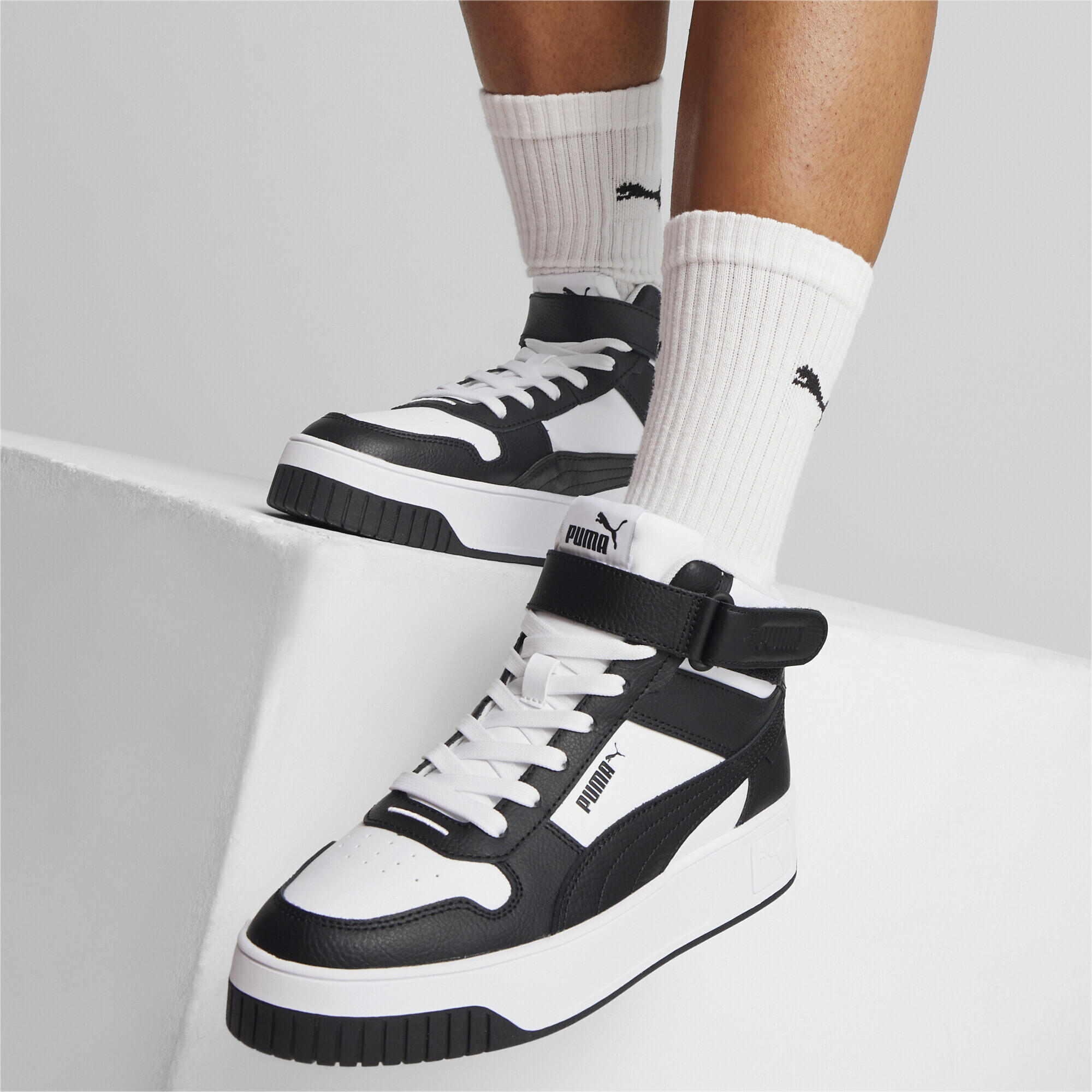 Damskie sneakersy Carina Street Mid PUMA White Black