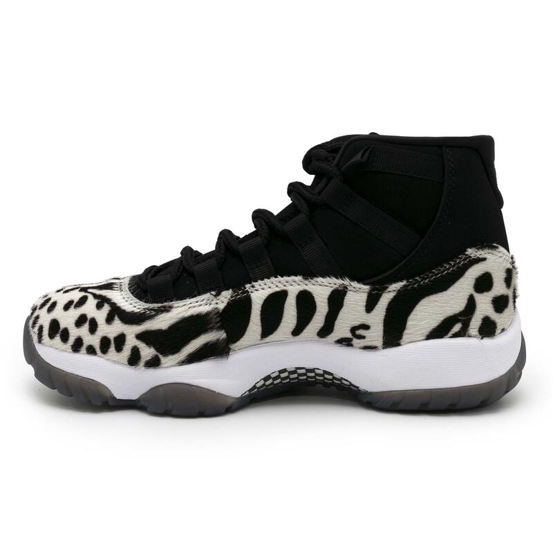 Zapatillas Nike Jordan11 Animal Instint Negro Mujer