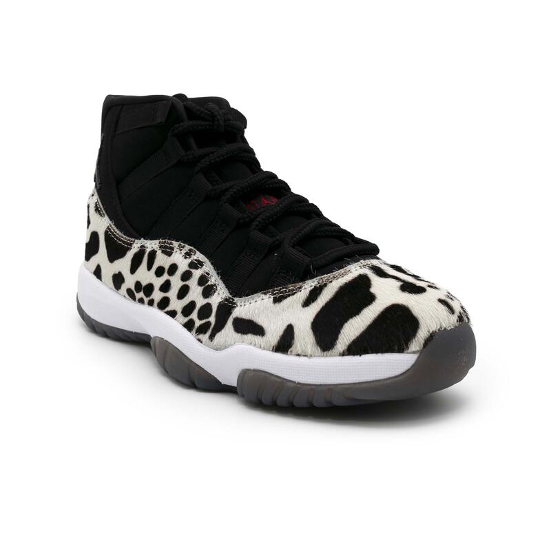 Zapatillas Nike Jordan11 Animal Instint Negro Mujer