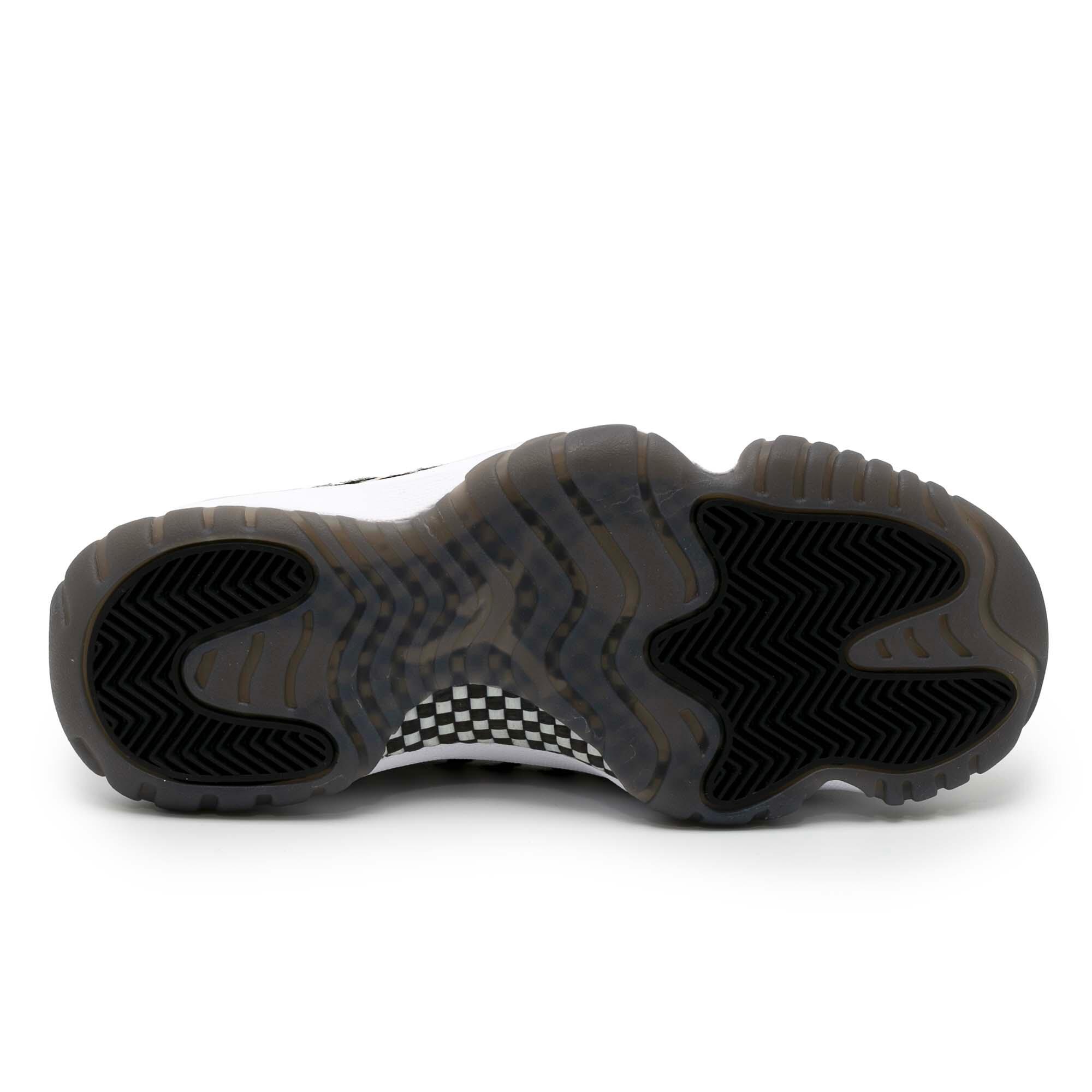 Baskets Nike Jordan11 Animal Instint Noir Femme 5/5