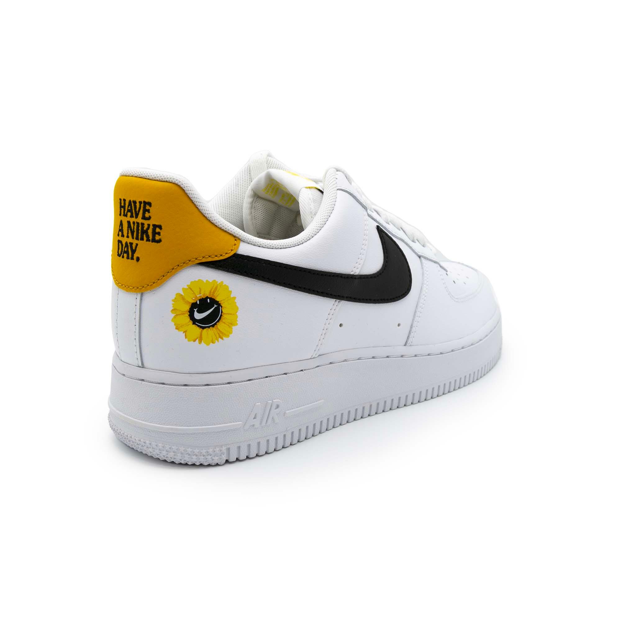 Baskets Nike Air Force 1 Low Blanc Adulte 4/5