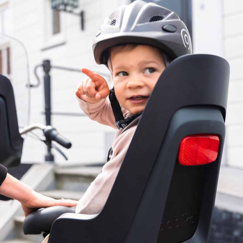Siège enfant Bobike Maxi gris urbain pour des balades à vélo en toute sécurité