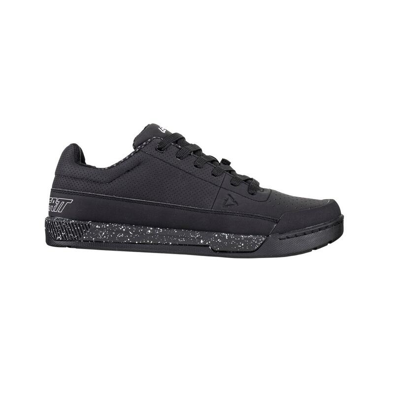 Schuh 2.0 Flat Shoe Black