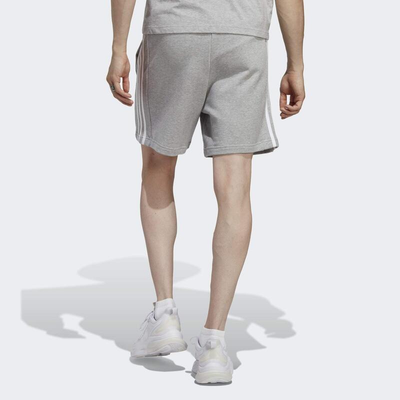 Essentials French Terry 3-Streifen Shorts