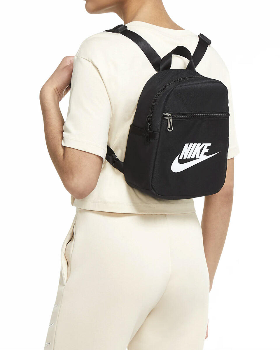 PLECAK NIKE CW9301-010 czarny sportowy miejski mały szkolny na wycieczkę 2/6